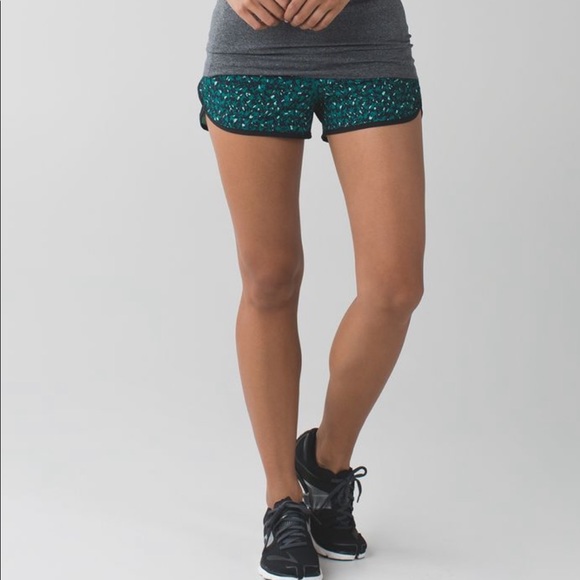 Lululemon speed shorts. Size 6 - Picture 11 of 13